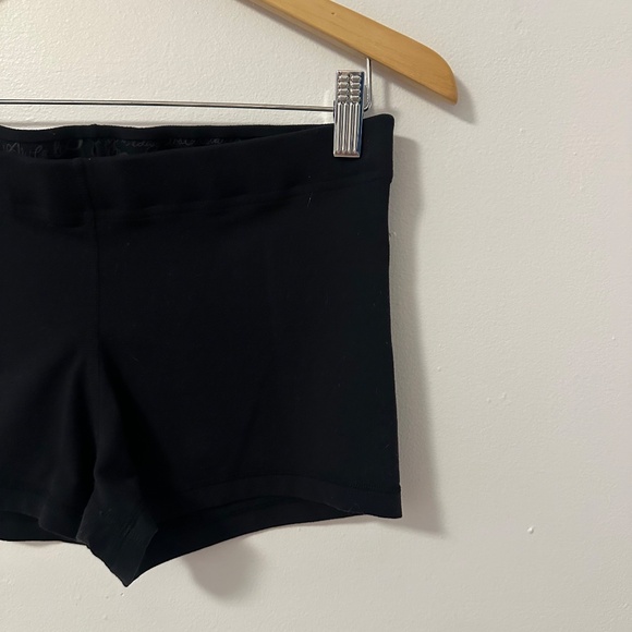 Lululemon Vintage Black Bike Shorts in Black | Size 6 - Picture 2 of 7